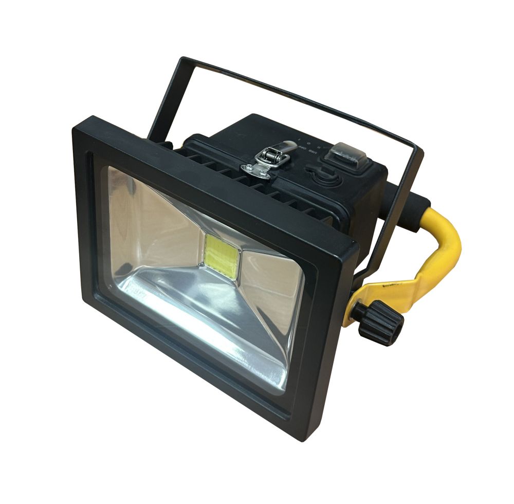 Mobilní akumulátorový Chip-LED reflektor