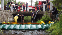 umělá vodní hráz umělá vodní hráz